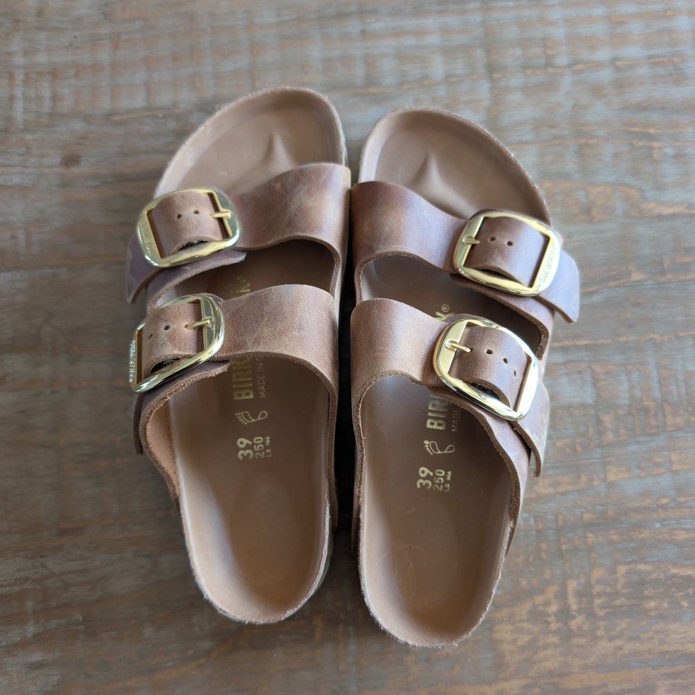 Arizona Birkenstock Tan Leather Sandals with Big Buckles